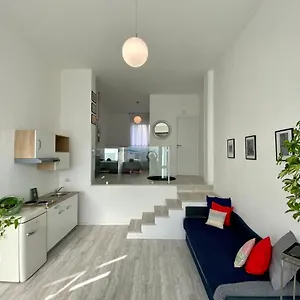 Scalabrini Loft Ferienhaus